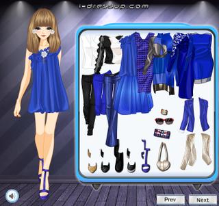 Игра Одевалка синий цвет одежды